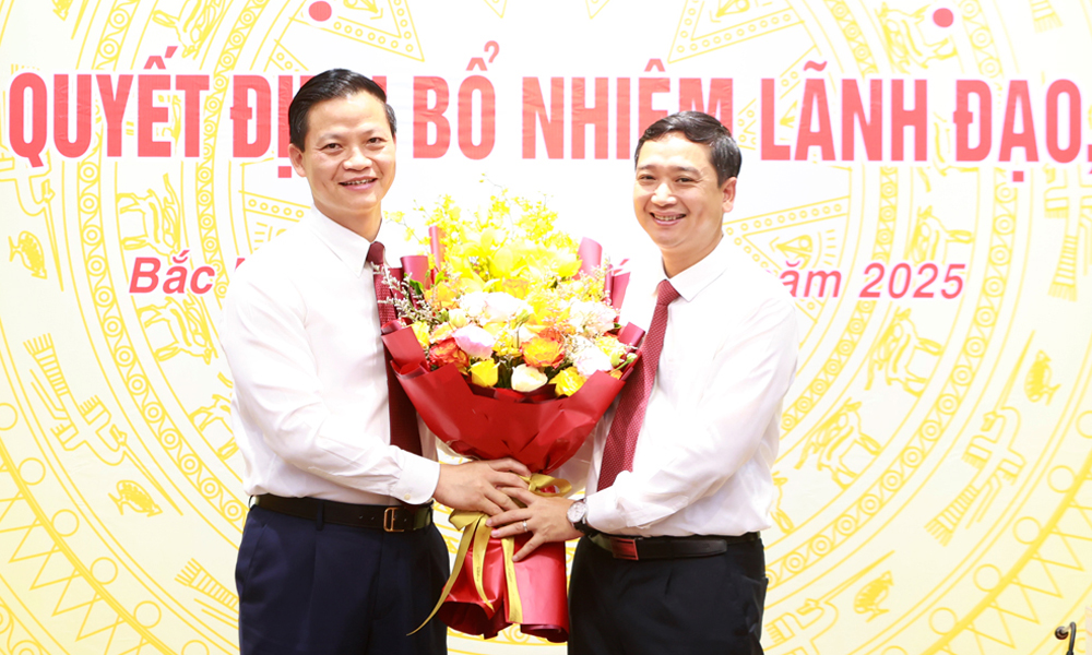  UBND tỉnh Bắc Ninh công bố các quyết định về công tác cán bộ